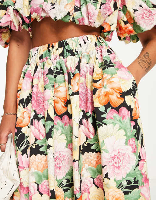 ASOS EDITION - Lagdelt midinederdel med mørkt blomsterprint i chintz og bomuld, 3 af 4