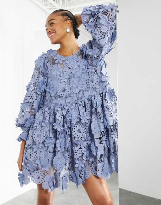 ASOS EDITION - Lagdelt minikjole med 3D-blomsterbrodering