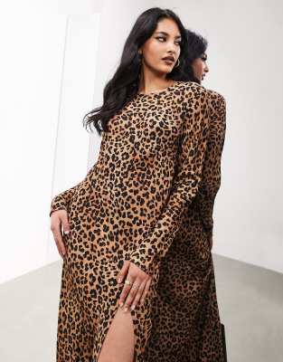 ASOS EDITION - Langärmliges, asymmetrisch geschnittenes Maxikleid mit Leopardenmuster-Bunt