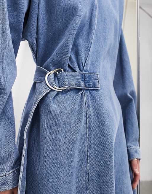 ASOS EDITION – Langärmliges Maxi-Jeanskleid in mittelblauer Waschung mit D-Ring, 2 von 4