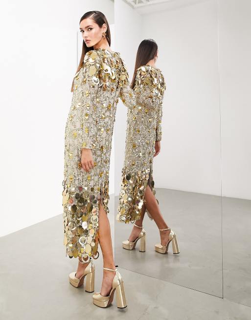 ASOS EDITION Langarmliges wadenlanges Kleid in Gold mit geradem Schnitt und gestapelten bunten Pailletten