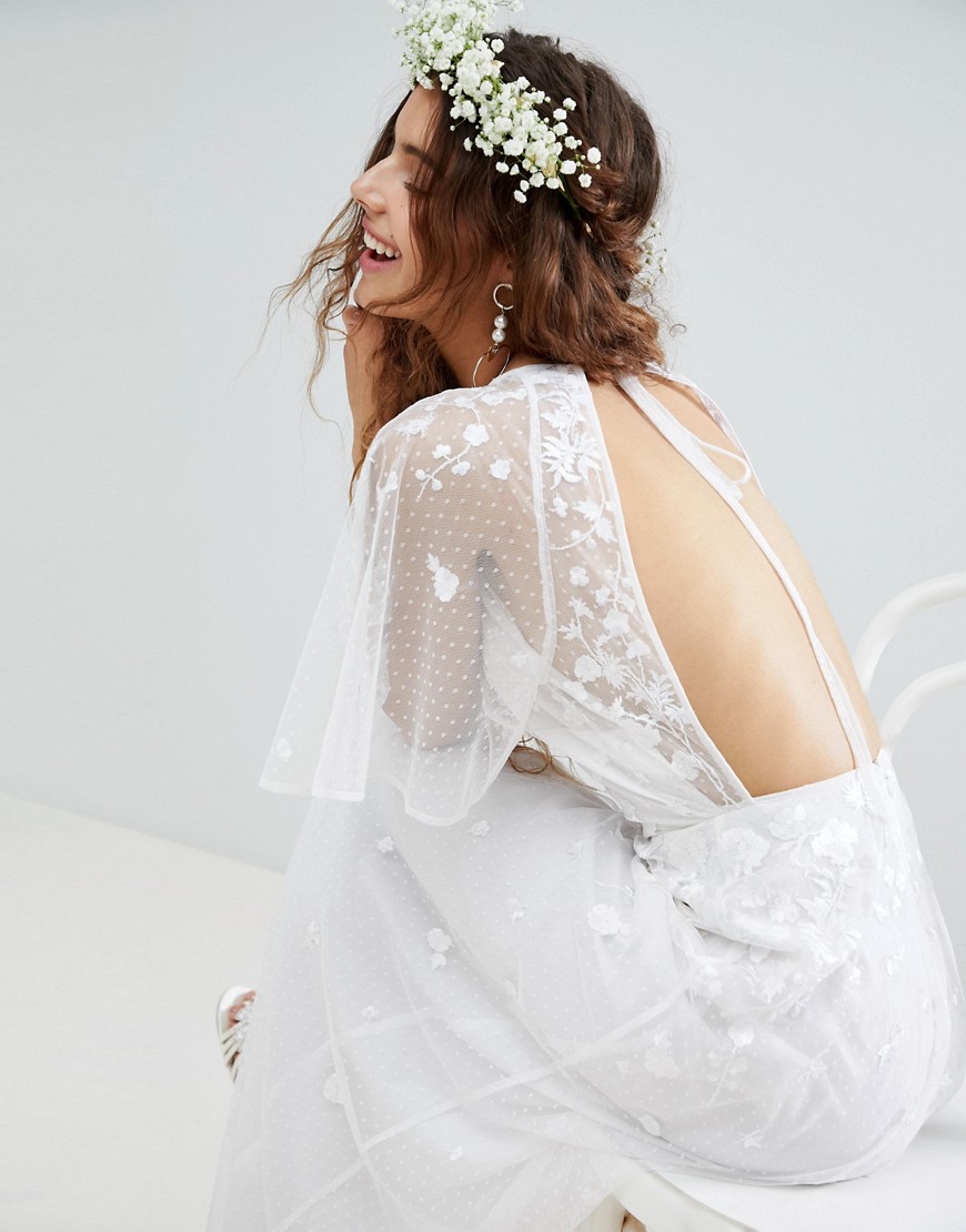 ASOS EDITION - Lange trouwjurk met geborduurde fladdermouwen-Wit
