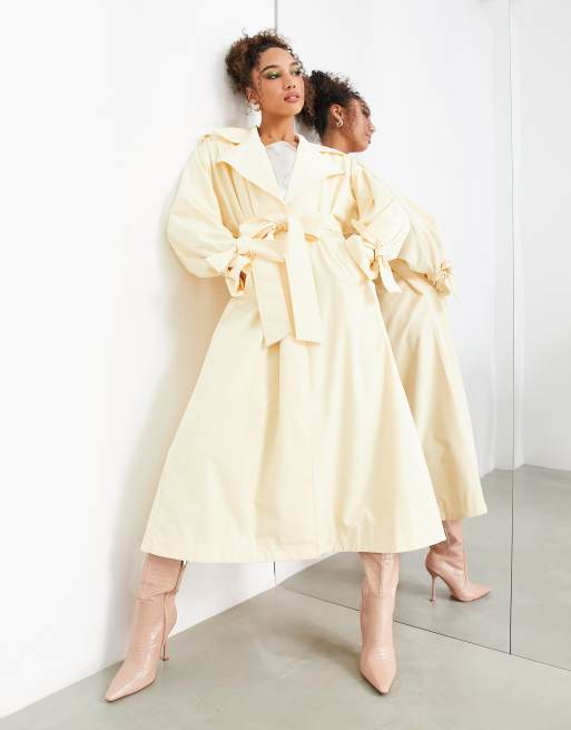 ASOS EDITION – Locker geschnittener Trenchcoat-Mantel in Buttermilch-Weiß mit Bindegürtel