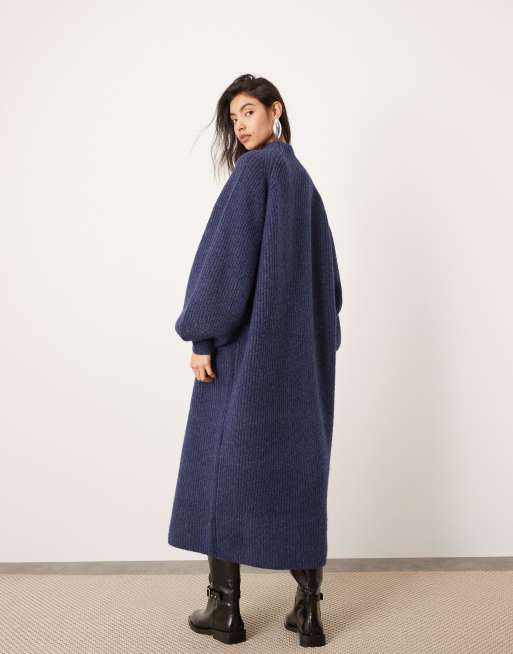 ASOS EDITION – Marinblå, grovstickad maxiklänning med hög krage, 4 av 4