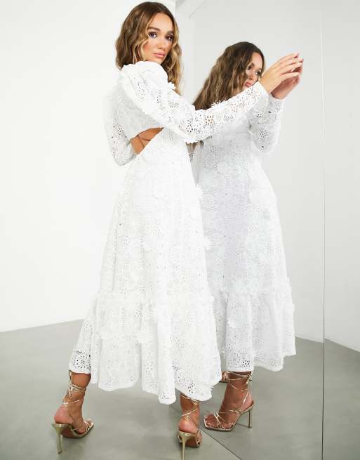 ASOS EDITION - Maxi-jurk met 3D-bloemen en uitsnijding aan de achterkant in wit, 2 van 4