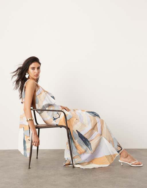 ASOS EDITION - Maxi jurk met halternek, detail achter en volle rok in abstracte print