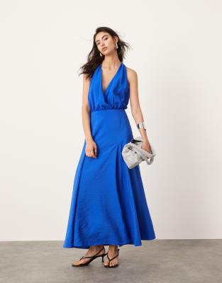 ASOS EDITION - Maxikleid in Blau mit Neckholder-Träger, weitem Rock und Rückendetail-Bunt