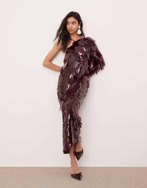 ASOS EDITION - Midaxi jurk met blote schouder en versierd met verschillende schijflovertjes in bordeauxrood - view 1
