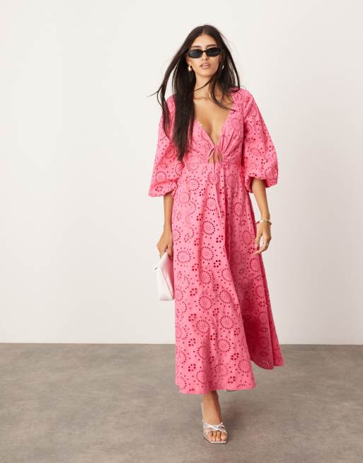 ASOS EDITION - Midi jurk met broderie, gestrikte voorkant en uitsnijdingen in felroze