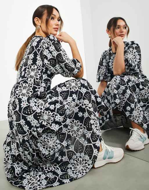 ASOS EDITION - Midi jurk met geborduurde geometrische bloemenprint en gelaagde zoom in marineblauw