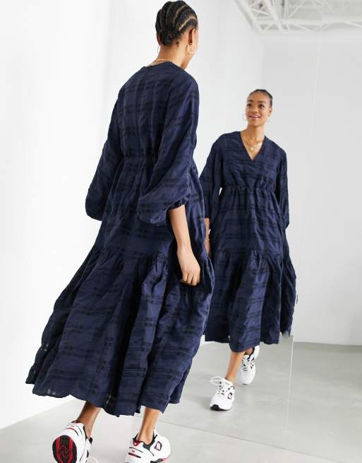 ASOS EDITION - Midi jurk met pofmouwen en volume in donkerblauwe ruit, 2 van 4