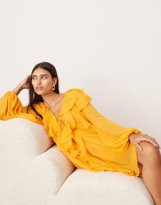 ASOS EDITION - Mini jurk van chiffon met onafgewerkte rand en ruches in oranje , 2 van 4