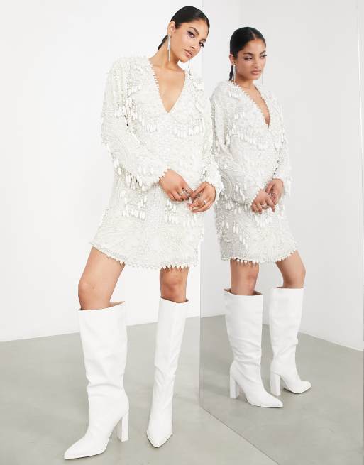 ASOS Edition - Mini-shift-kjoler med plunge og dråbeformede perler i ivory, 3 af 4