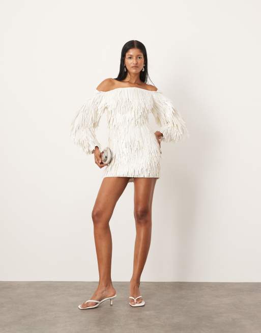 ASOS EDITION – Minikleid in Weiß mit Paillettensplitter-Besatz und überdimensionalen Ärmeln, 4 von 4