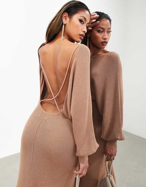 ASOS EDITION – Mockabrun, stickad midiklänning med öppen rygg och långa ärmar, 2 av 4