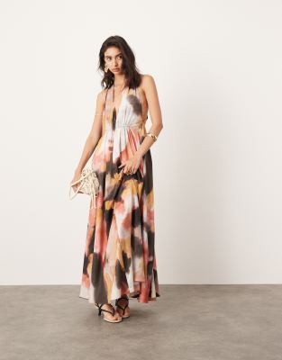 ASOS EDITION - Neckholder-Maxikleid aus Satin mit Taschen, Raffung und Aquarellmuster-Bunt