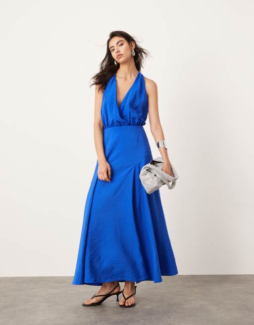 ASOS EDITION – Niebieska sukienka maxi z dekoltem halter i pełną spódnicą