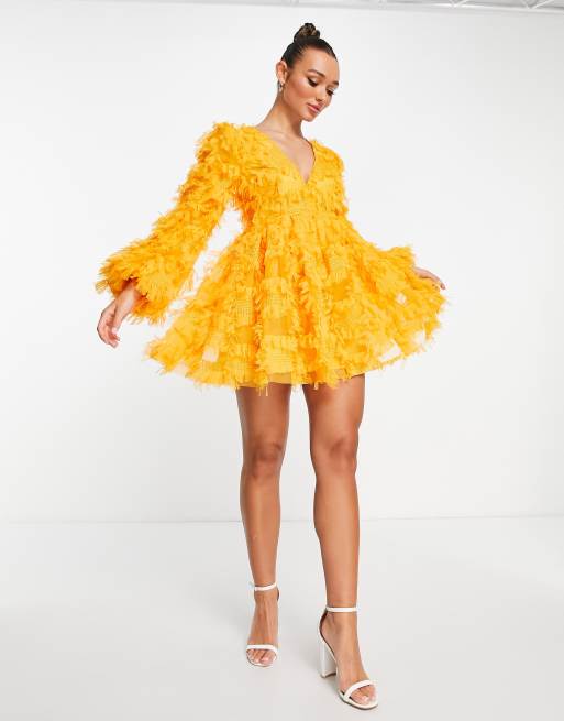 ASOS EDITION – Orange strukturerad miniklänning med v-ringning och långa ärmar av mesh