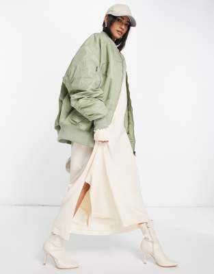 ASOS EDITION - Oversize-Bomberjacke in Khaki-Grün