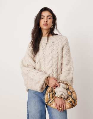 ASOS EDITION - Oversize-Grobstrickpullover in Haferbeige mit Zopfstrickmuster in handgemachter Optik-Grau