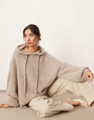 ASOS EDITION - Oversize-Kapuzenpullover aus Bouclé-Strick in Hellbeige-Weiß