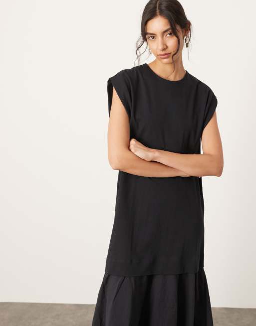 ASOS EDITION – Oversize-Maxi-T-Shirt-Kleid aus kontrastierenden Materialien in Schwarz mit abfallender Taille , 3 von 4