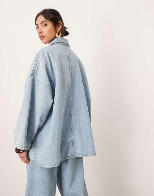 ASOS EDITION - Oversized skjortejakke med herresnit i afbleget, blå denim, 2 af 4