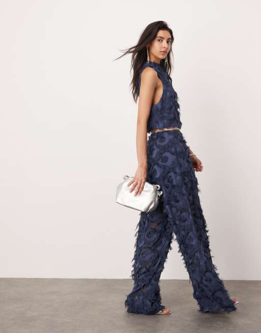 ASOS EDITION - Pantaloni testurizzati a fondo ampio blu in coordinato