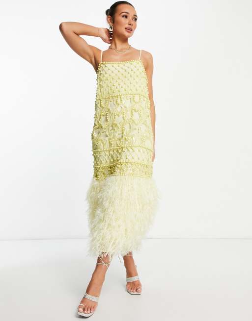 ASOS EDITION - Perleudsmykket cami-midikjole med fjer i citron