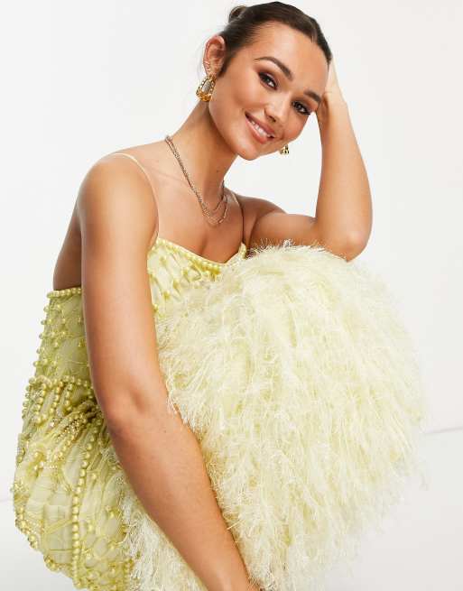 ASOS EDITION - Perleudsmykket cami-midikjole med fjer i citron, 3 af 4