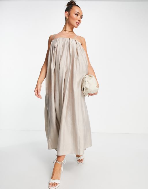 ASOS Edition – Plisowana sukienka maxi z dekoltem bandeau w kolorze ostrygowym