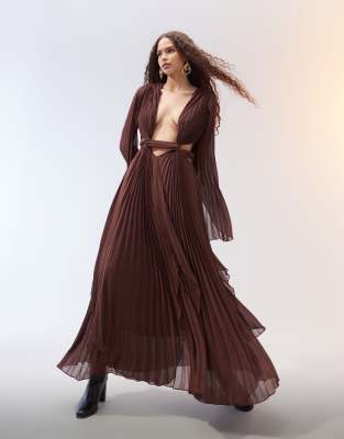 ASOS EDITION - Plissee-Maxikleid in Schokobraun mit ausgestellten Ärmeln und Ringdetail am Rücken-Brown