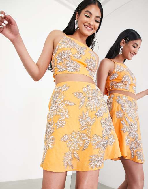 ASOS Edition – Pomarańczowa lniana spódnica mini ze zdobieniem w kwiaty