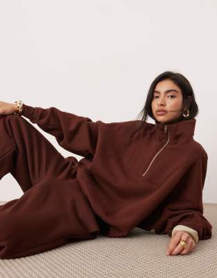 premium heavy weight half zip oversized sweatshirt in chocolate-Brown