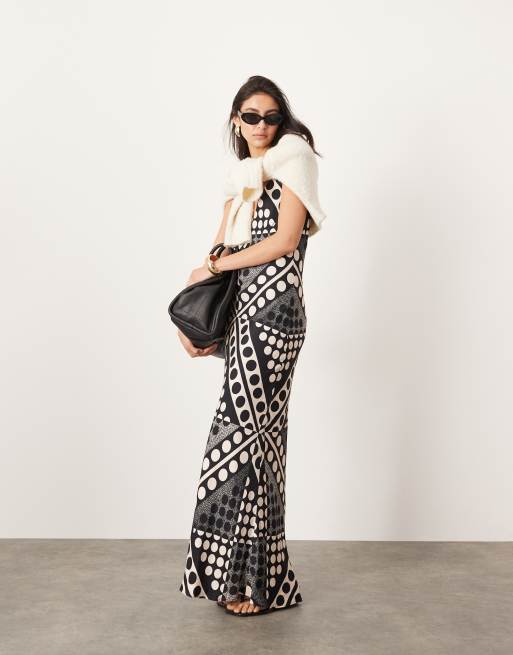 ASOS EDITION Robe caraco longue avec imprime foulard a pois Noir et blanc