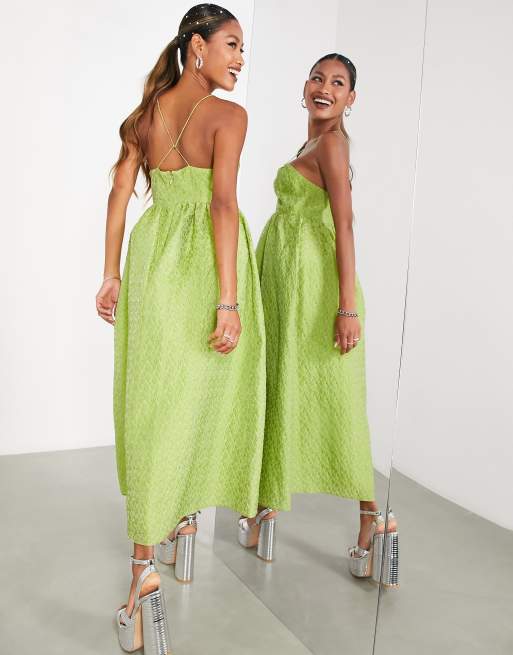 ASOS EDITION - Robe caraco texturée mi-longue à découpes et ourlet à volants - Vert olive, 2 de 4