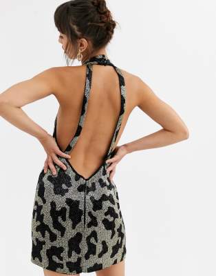 robe courte dos ouvert