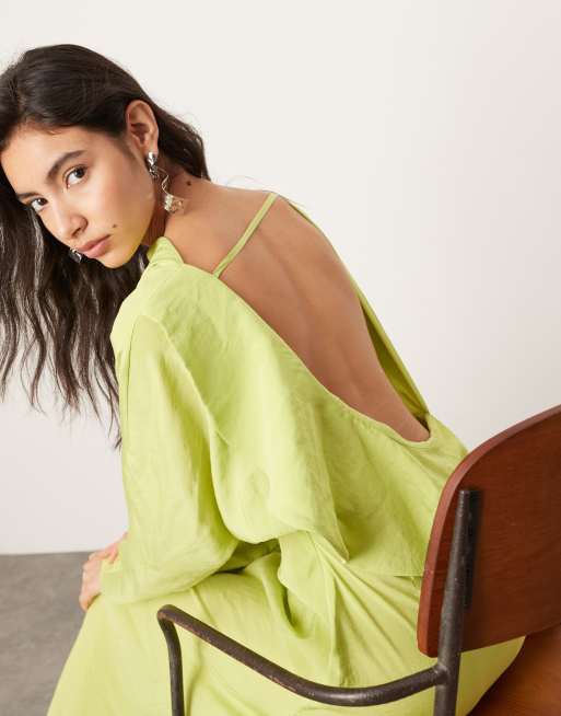 ASOS EDITION Robe longue asymétrique avec dos nu et manches