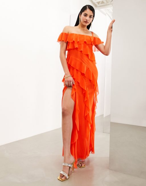 ASOS EDITION Robe longue en mousseline volants avec encolure Bardot Rouge