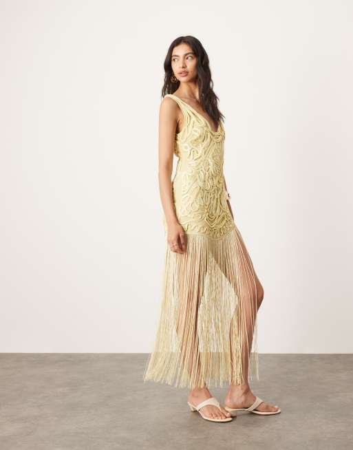 ASOS EDITION - Robe longue en satin brodé style Cornely à franges - Jaune