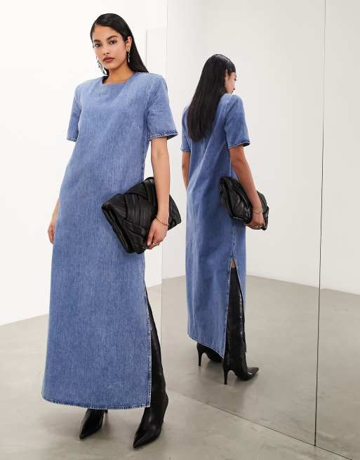 ASOS EDITION Robe longueur mollet en jean a epaulettes Bleu