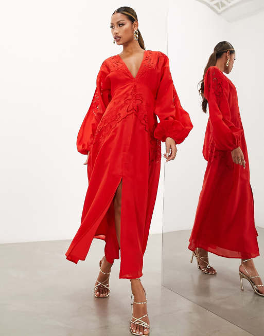 ASOS EDITION Robe mi longue cintr e la taille avec d collet plongeant et d tails ajour s Rouge tomate