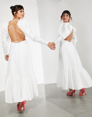 Robes pour mariages EDITION - Robe mi-longue texturée avec décolleté plongeant et laçage au dos - Blanc