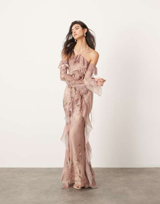 ASOS EDITION - Rosa maxikjole med halterneck, cold shoulder-snit, rå kanter og flæser i chiffon 