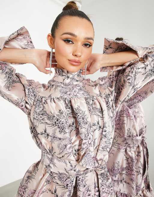 ASOS EDITION – Rosa miniklänning i blommig jacquard med skärp och veckad ståkrage , 3 av 4