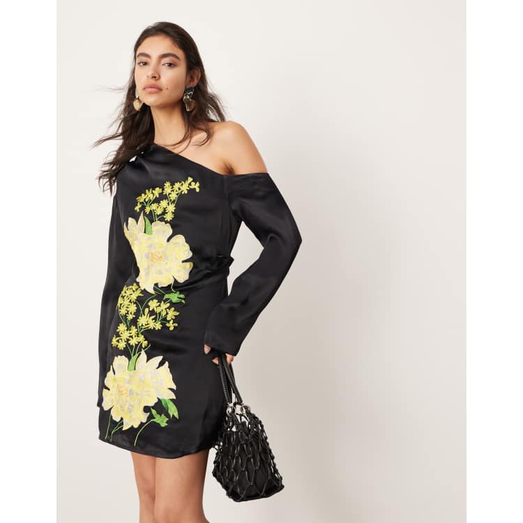 Off the shoulder retro flower print black sheath dress hotsell