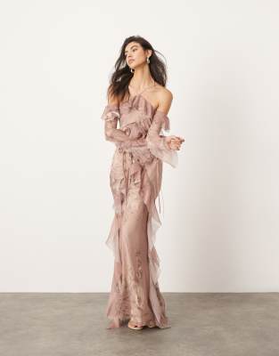 ASOS EDITION - Schulterfreies Neckholder-Maxikleid aus Chiffon mit altrosa Blumenmuster, unverarbeitetem Saum und Rüsche...