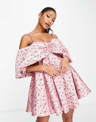 ASOS EDITION - Schulterfreies, strukturiertes Jacquard-Minikleid in Rosa mit drapierten Ärmeln und Blumenmuster