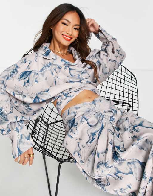 ASOS EDITION – Spódnica midi z kopertowym przodem i wzorem w konie, 4 z 4