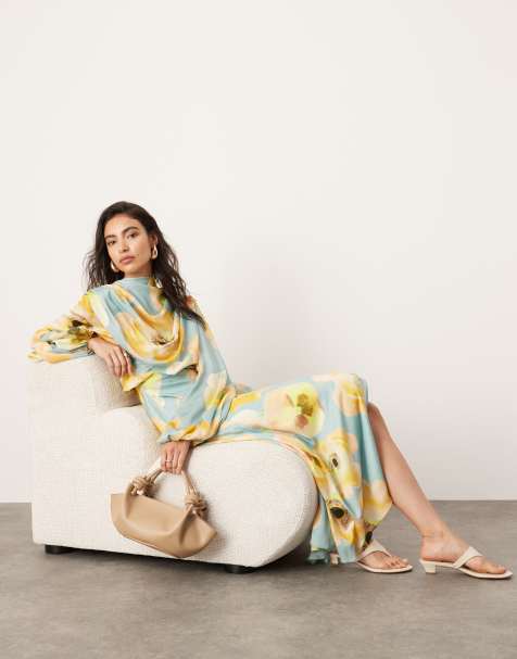 ASOS EDITION – Storblommig midiklänning i satin med vida blusärmar - view 1